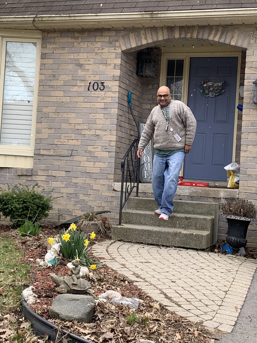 Didnt want #AdministrativeProfessionalsDay to go unrecognized because of working from home. A little doorstop gift from <a href="/TimHortons/">Tim Hortons</a> to say thanks to  <a href="/SharonKarlewicz/">Sharon Karlewicz</a> for your amazing support to <a href="/Talk2RobC/">Robert Coelho</a> and all of us.