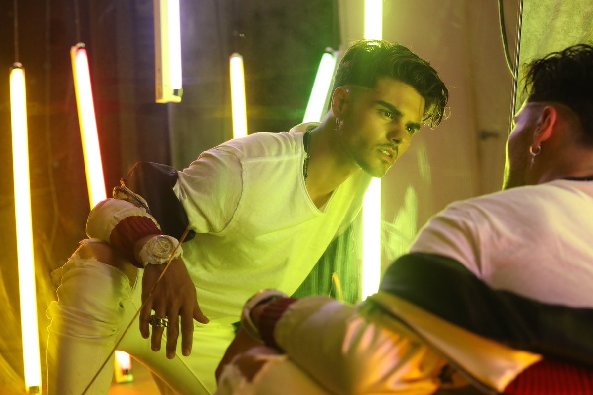AbrahamMateo's tweet photo. WHO I 🅰️〽️ https://t.co/9PvEaFLpPG