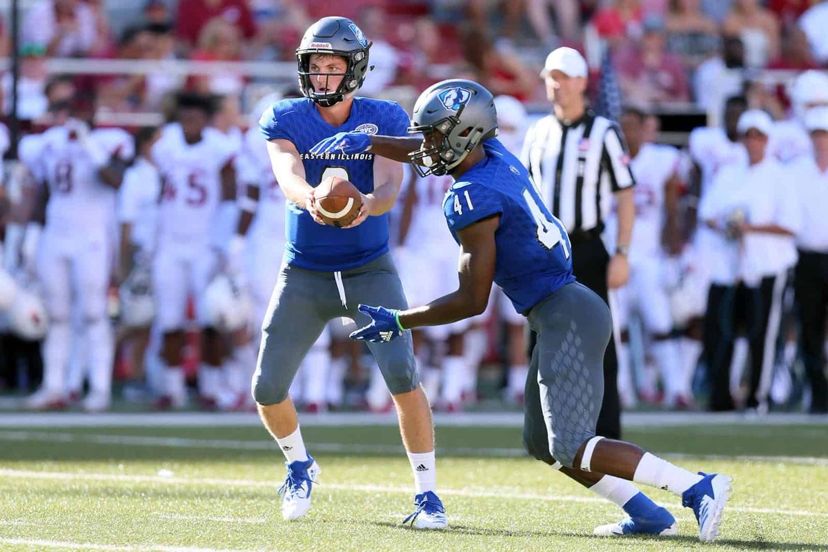 Excited to announce that i’ve received an offer to play football at Eastern Illinois University!! Big thanks to @CoachBigOYoung <a href="/CoachJMann919/">Justin Manning</a> <a href="/CoachCushing/">Adam Cushing</a> #bleedblue