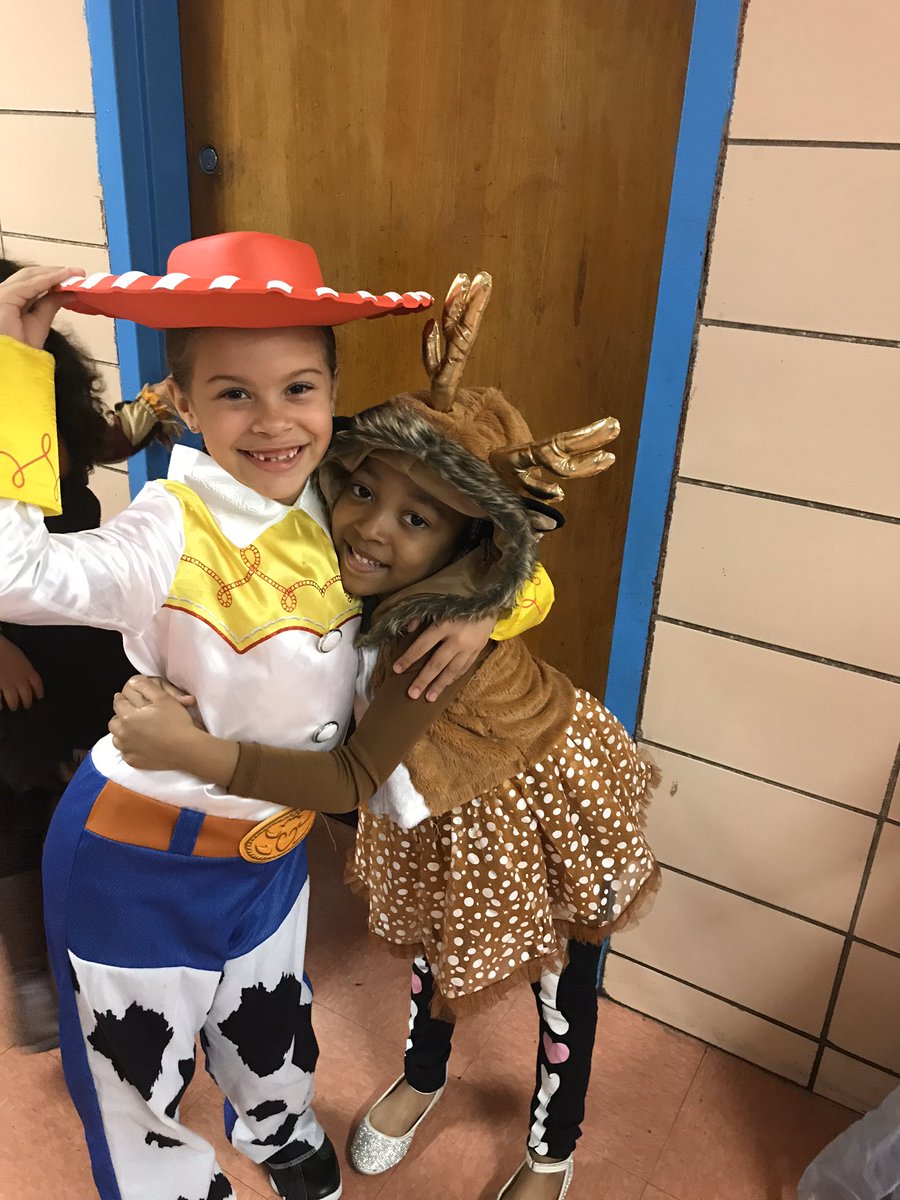 council_14's tweet photo. Join us in raising our voices in support of @stnicksalliance as we rally to keep funds & programming safely available for families who need it most. Share a photo, art or story expressing why we have to #StandWithStNicks because #AfterschoolMatters #SideBySideNoSummerSlide #CEC14 https://t.co/G45Rml4Xc6