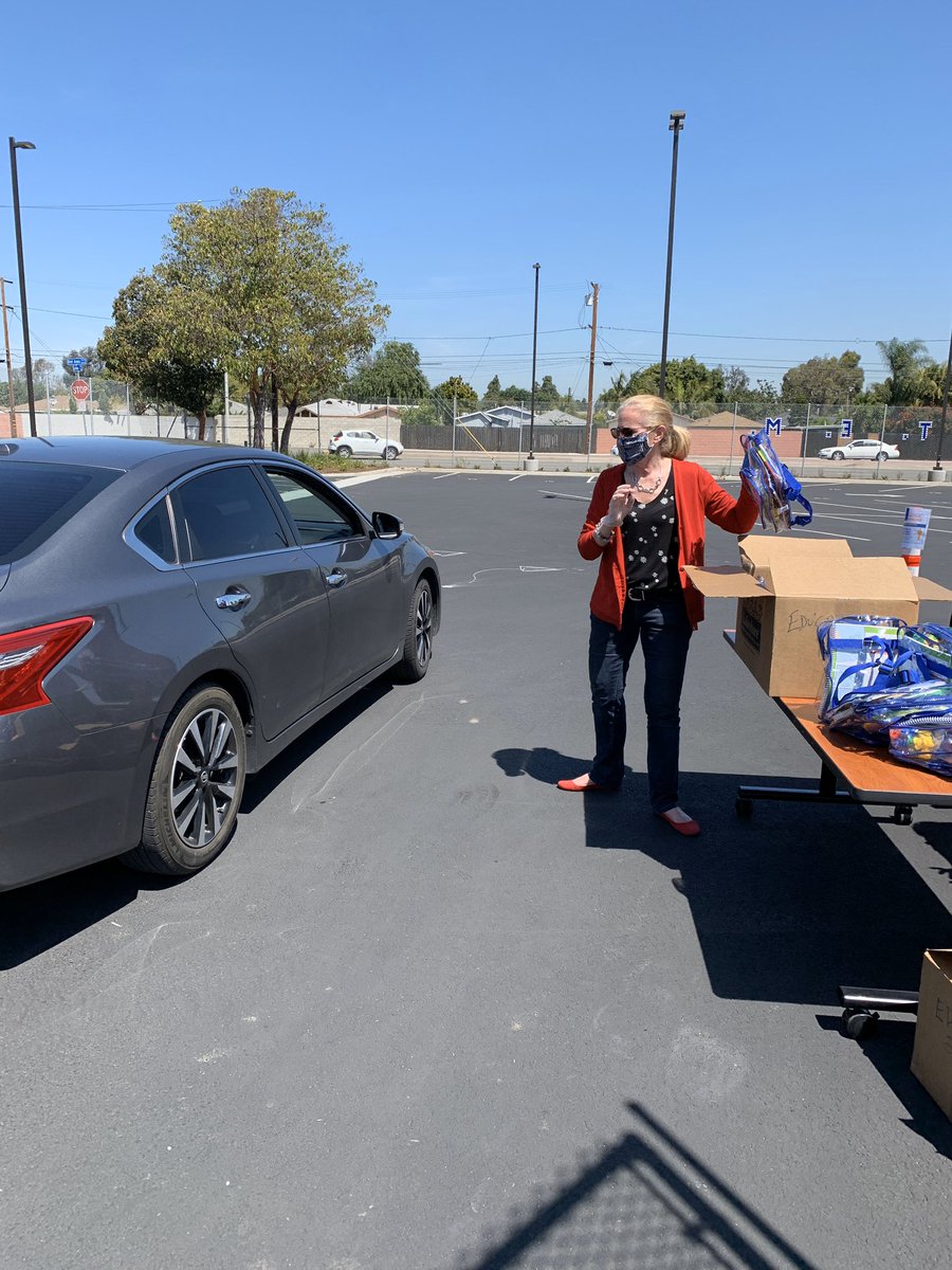 HeadStartLBUSD's tweet photo. LBUSD Head Start and Educare -First day of At-Home Learning Backpack Grab and Go event. Distribution continues Thursday 4/23 and Friday 4/24 https://t.co/27wU3PMkmQ