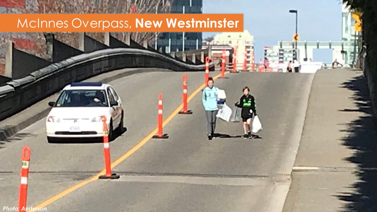  @New_Westminster has closed the northbound lane of McInnes Overpass to allow pedestrians and cyclists to access downtown and the SkyTrain without having to worry about the narrow sidewalk  @WeAreHub  @m_anderson1973