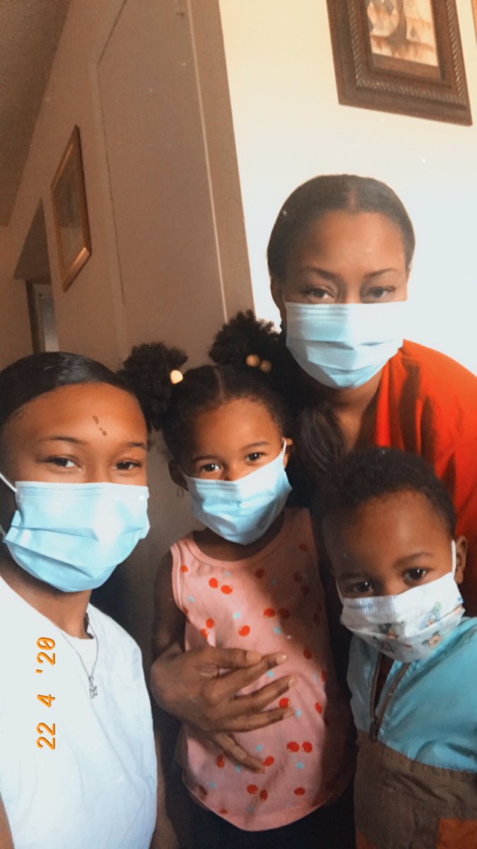 TheRealLovieD's tweet photo. Staying protected as a family! 🥰💋❤️ #StaySafe #ProtectingMyFamily #Masks #EarthDay2020 #WednesdayVibes #MiFamilia #CoronaPositive https://t.co/jF8QCSokqU