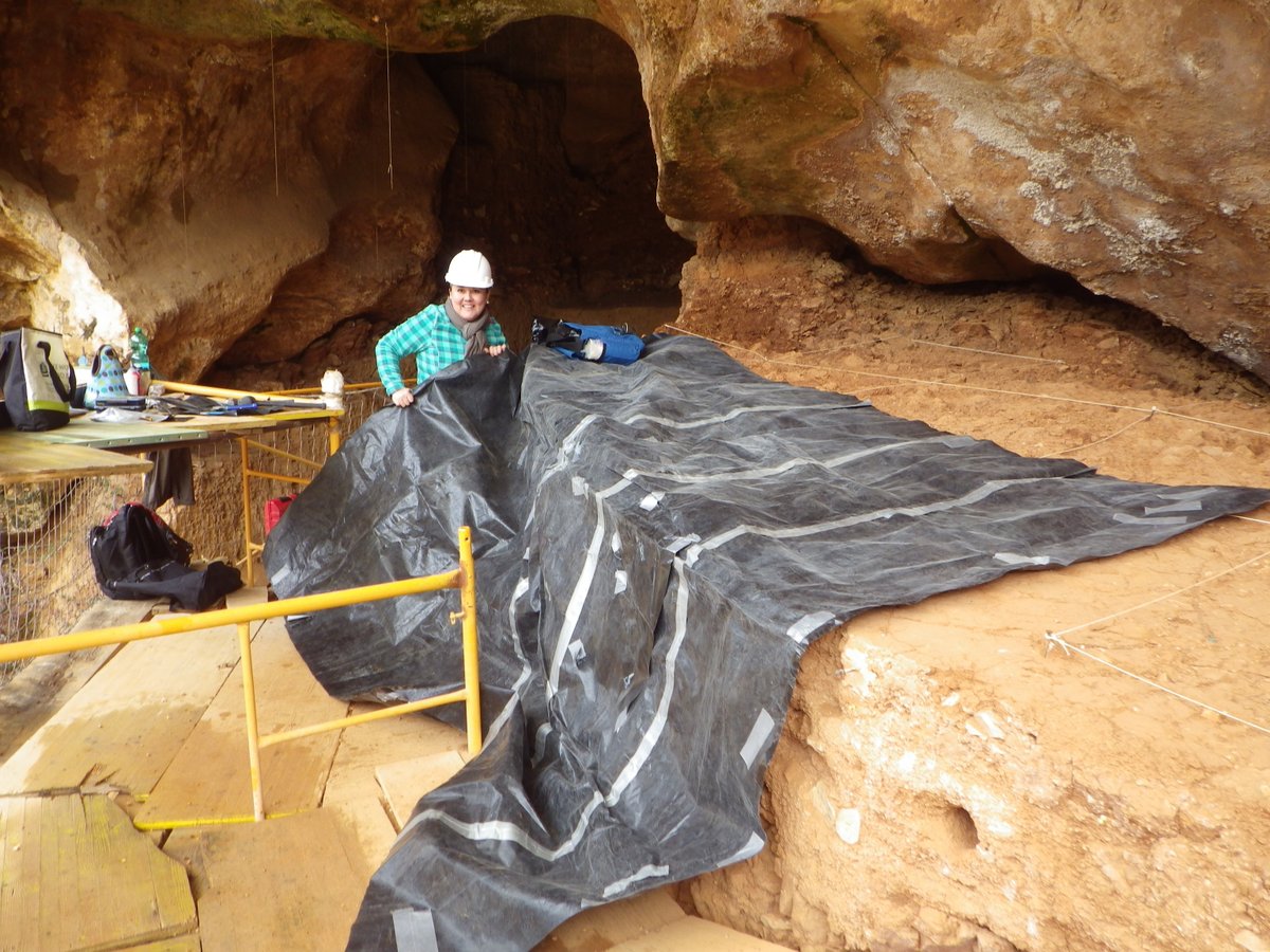 lopezgi's tweet photo. On #EarthDay2020 🌎 can't leave #Atapuerca behind!
Since 2016, #OSLDating #PortableOSLReader AMS & 🔍⛏️observation have proven not before 🕵️🏽marked diffs in lateral cave depositional modes in singular sediment units.
#CENIEHLumLab #AtapuercaTeam #ResearchTopic @CENIEH @CENIEH_Labs https://t.co/kZZVnrNHz6