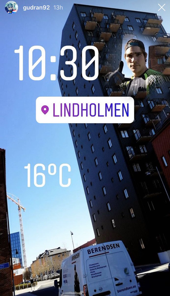 karlrbk's tweet photo. Nobody:

Min kompis Gurra: 
•Knegar som flyttgubbe 07-16.
•Betar av en golfrunda på lunchen. 
•Smäller sen av 5km på enkla 17.48.
•Timmen efter tränar han fotboll.  

Själv blir man andfådd bara genom att hälla upp ett glas mjölk. https://t.co/iP0kSiEbak