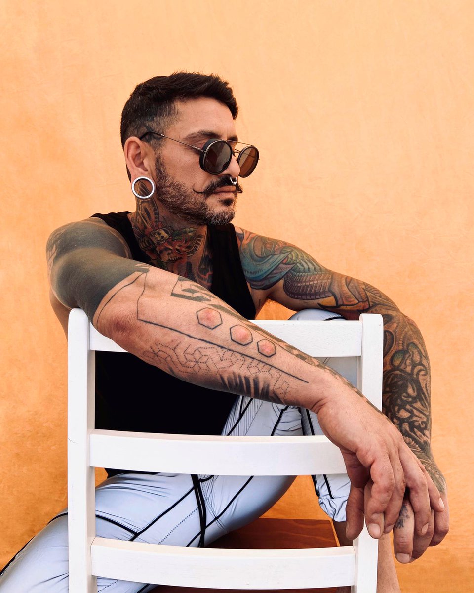 MrSocas's tweet photo. “Ain’t no sunshine...” ☀️

#fotoartística #gayboy #tattoo #musclegay #muscle #gayman  #gay #instagay #gayboy #spain #love #picoftheday #gayspain #instagood #boy #gayman #photooftheday #gayguy #gayhot #instagram #summer #happy #gaymen #photography #gaylove #gaylife #_gayboy93 https://t.co/9Ag1HNxvwU