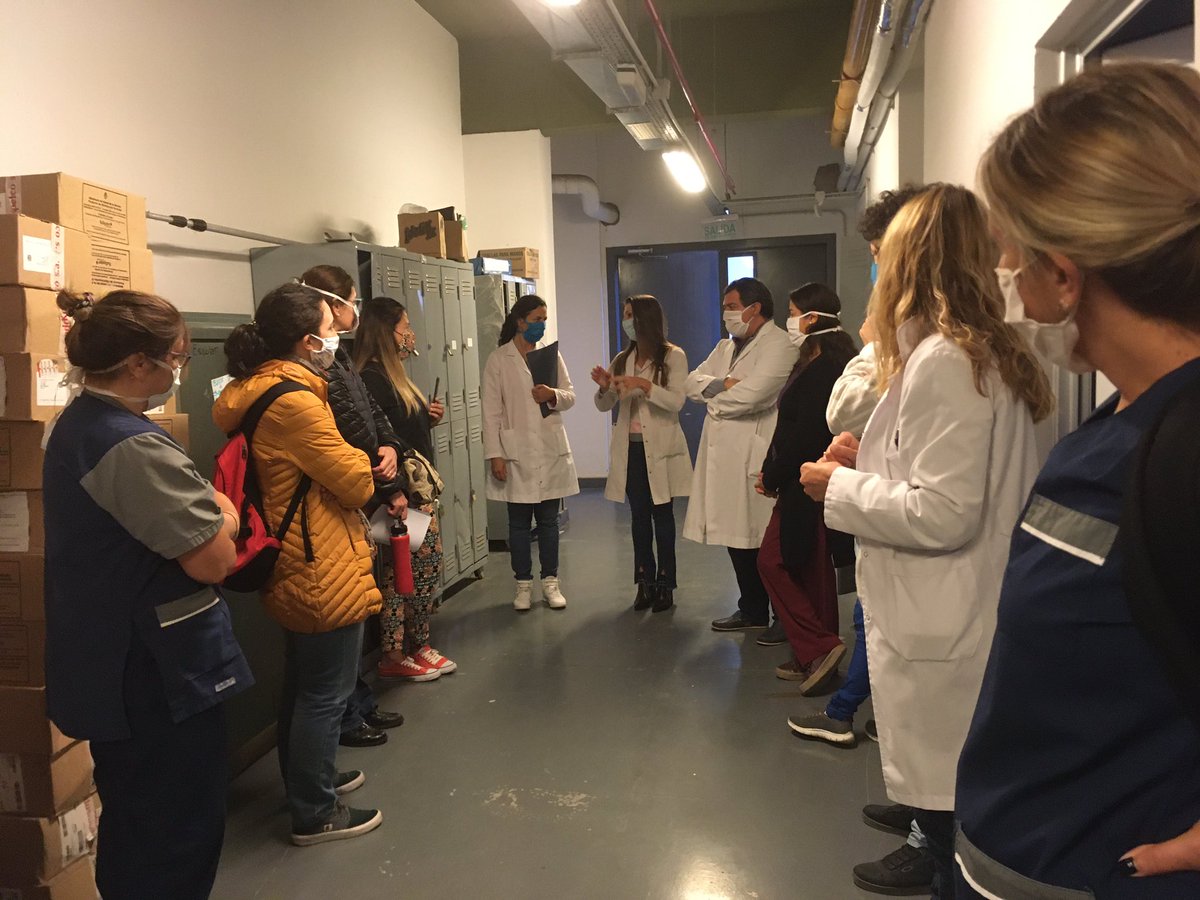 salud_mgp's tweet photo. Médicos y enfermeros del equipo de salud recorrieron el Cema ya que mañana comienza a funcionar el Centro Covid para atención y derivación de pacientes con sintomatología respiratoria y cuadro febril. https://t.co/V8thrD4MLw