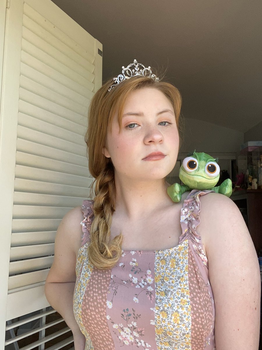 4/22: rapunzel i adore tangled and also yes I put in hair extensions for this