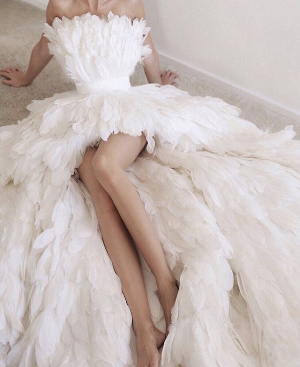 femmeduart's tweet photo. Mihano Momosa https://t.co/DfXvRbAL3u
