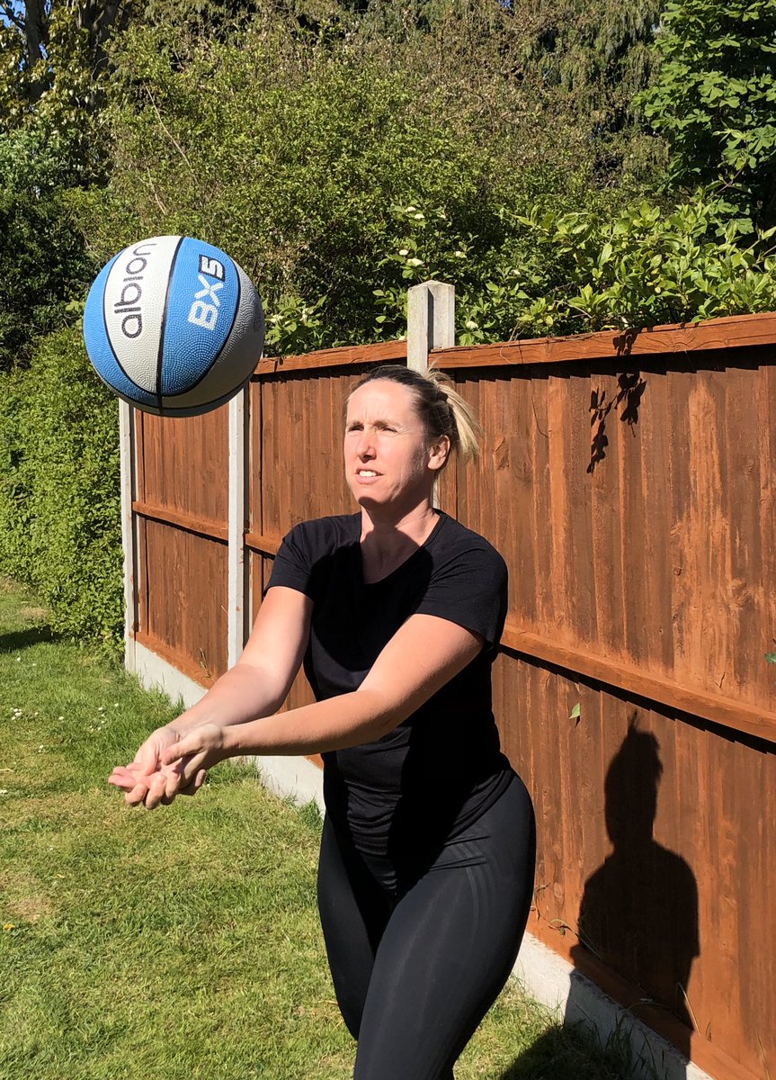 #KeepYourSpiritsUp <a href="/WirralSG/">WirralSchoolGames</a> <a href="/YourSchoolGames/">School Games</a> #KeepyUppyChallenge completed in school with 12 children aswell as at home 🏠