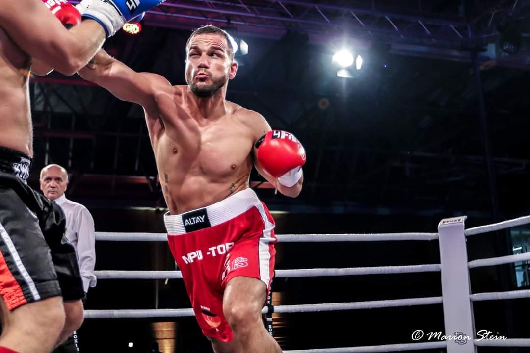 🇩🇪 Wenn Du ständig das gleiche Kapitel liest, dann hast Du keine Chance, mit einem neuen Kapitel anzufangen..
.
🇹🇷 Aynı bölümü her zaman okursanız, yeni bir bölüm başlatma şansınız yoktur..
@turkeyproboxingfederation @wbcasia @bxngtech @boxinghighlights <a href="/wbcboxeo/">World Boxing Council en Español</a> <a href="/boxing_boxeo/">Boxing Boxeo</a>
