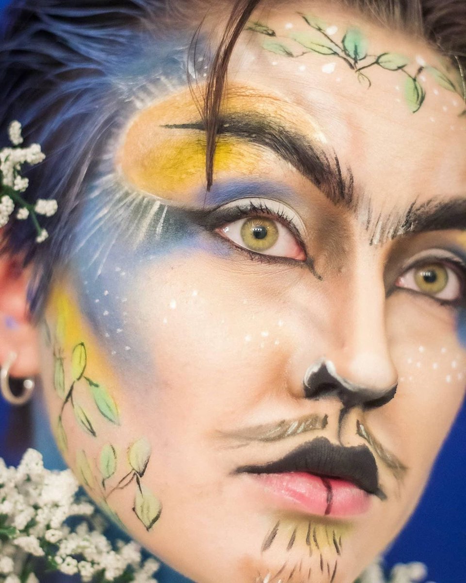 UVicSC's tweet photo. Annie Konstantinova, AKA Nikolai Hardbasskovitch, a @uvic_finearts @UVic_Alumni &amp; queer performer created this look inspired by medieval illuminated texts! Here's a side by side comparison with Codex Pollick from our collection! 📚💀💛 @uvic @UVicLib

https://t.co/rPkWUUViWB https://t.co/XqIB5SQIZ9
