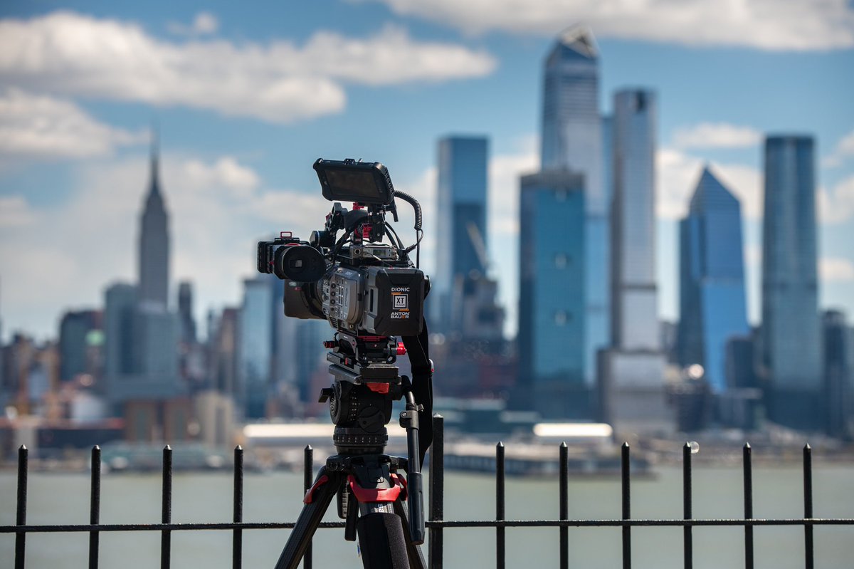 DanTVusa's tweet photo. Thought I’d take the @SonyProUSA #FX9 out for a spin. Some lovely clouds over #NYC #flowtech100 #zacuto #smallhd https://t.co/Yu84dYzoX9