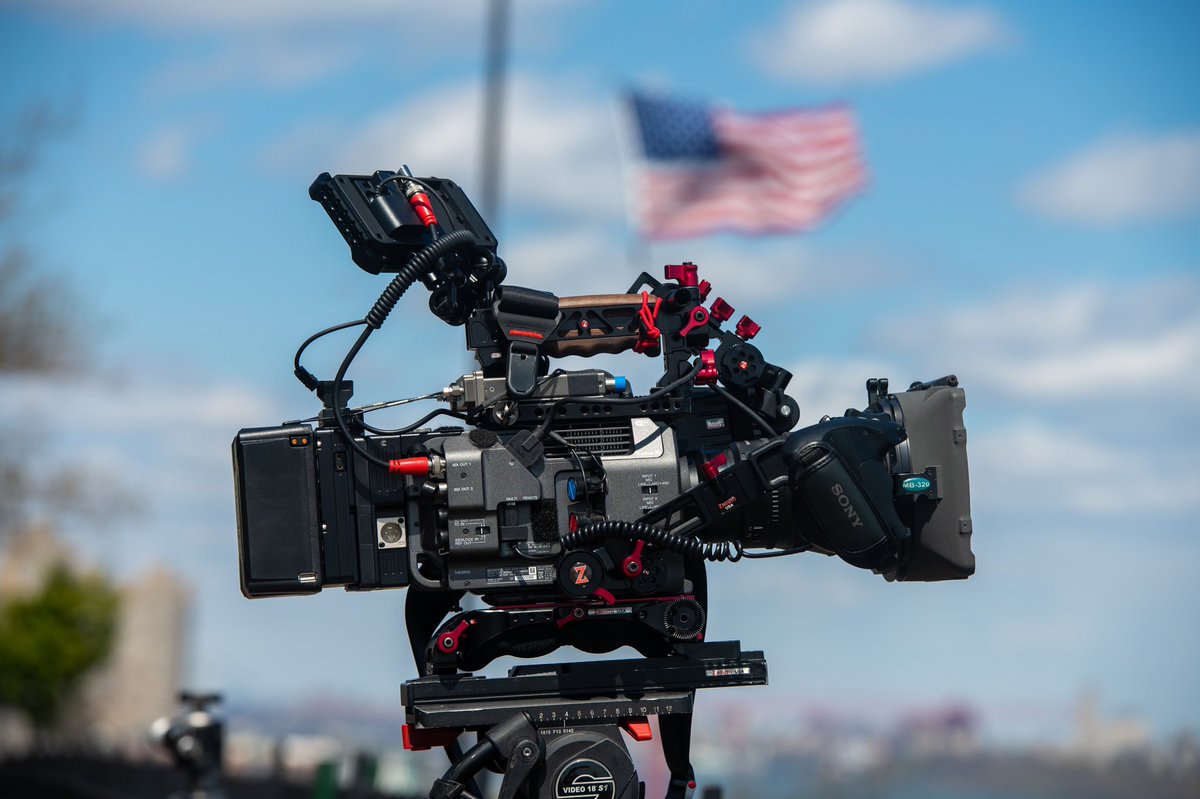 DanTVusa's tweet photo. Thought I’d take the @SonyProUSA #FX9 out for a spin. Some lovely clouds over #NYC #flowtech100 #zacuto #smallhd https://t.co/Yu84dYzoX9