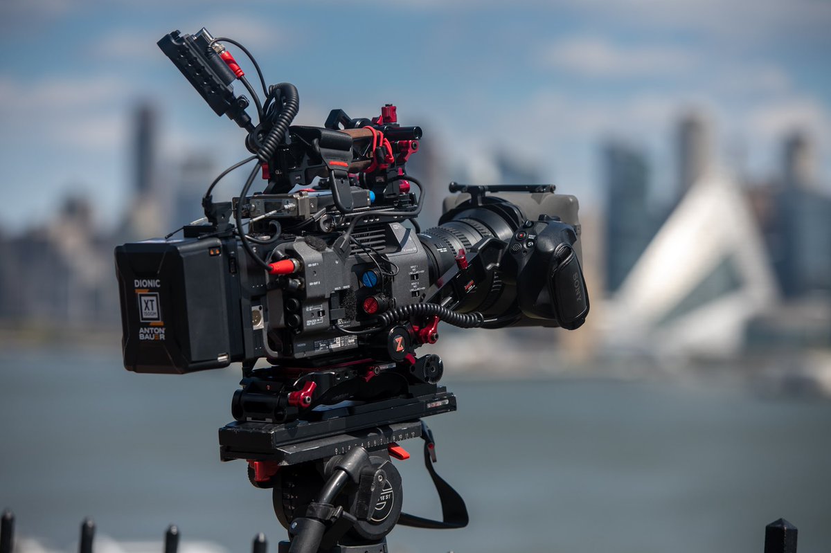 DanTVusa's tweet photo. Thought I’d take the @SonyProUSA #FX9 out for a spin. Some lovely clouds over #NYC #flowtech100 #zacuto #smallhd https://t.co/Yu84dYzoX9