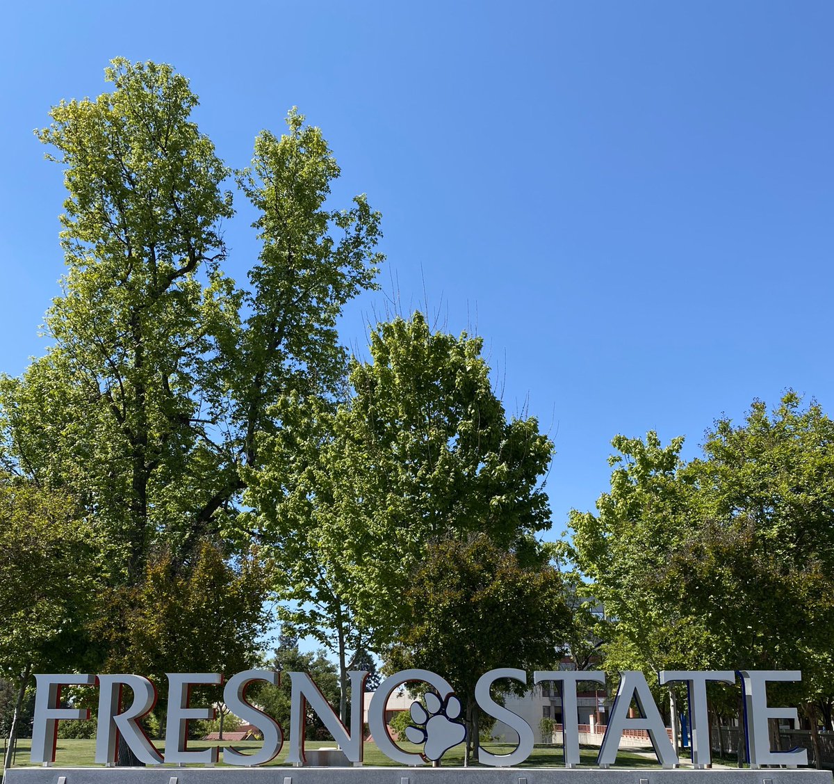 FSArboretum's tweet photo. @FresnoState Community, Thank you for all you do in taking care of our beautiful campus and our Earth 🌎 Happy #EarthDay Remember to #ReduceReuseRecycle https://t.co/VaykMo076X