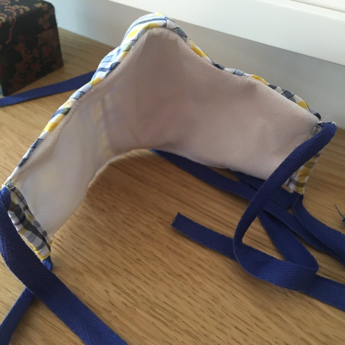 rhbBSE's tweet photo. Tried a new mask design today - cotton outer, inner non woven polypropylene, middle replaceable 3layer hepa filter, no elastic so can be 60/90 degree celcius washed, in built nose wire of plastic coated wire an no bloody pleats ๐ค #maskshortage https://t.co/K1WhMS7f0s