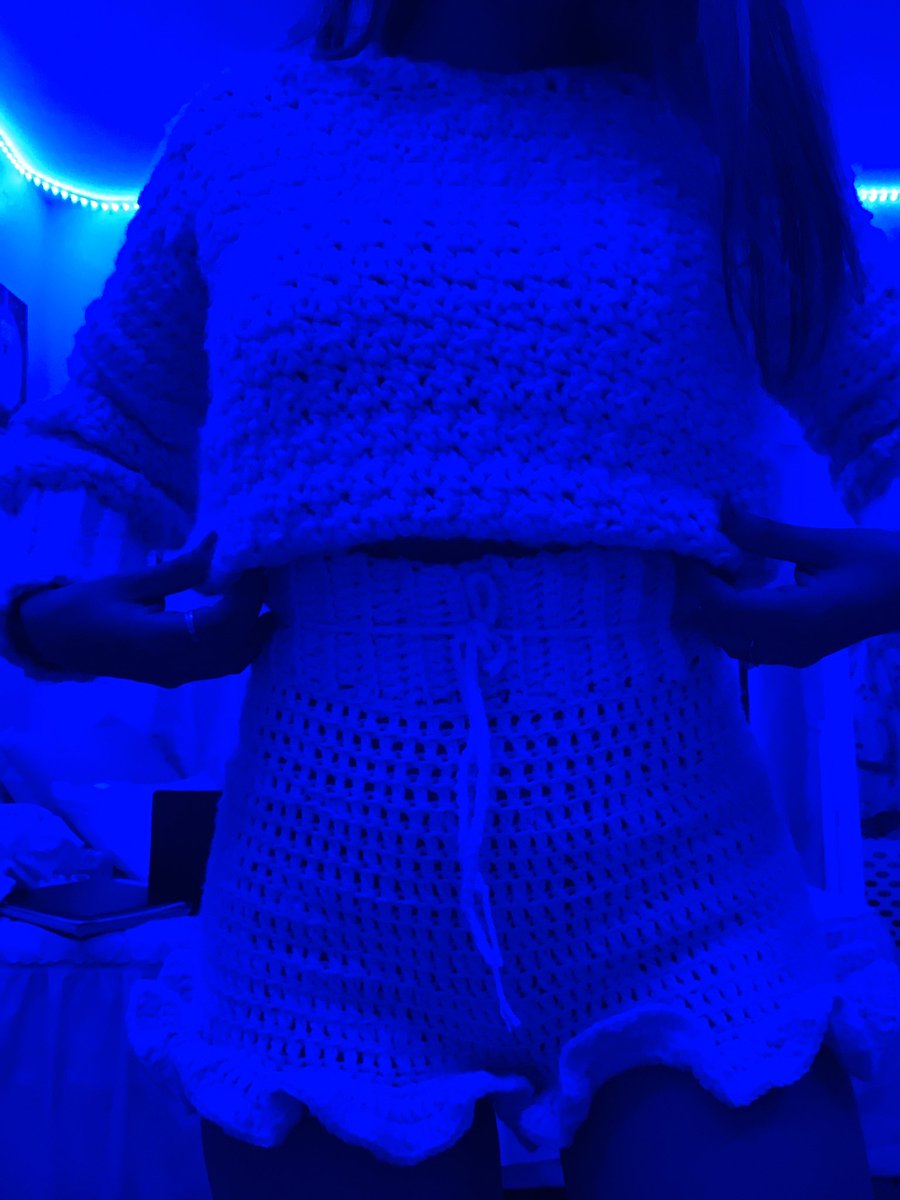 Glori_vill's tweet photo. Soooo I made a โstay at homeโ set and Iโm kinda obsessed with it ๐ฅบ๐๐ฝ๐๐ฝ #quarantinethingz https://t.co/mYUolMDAv6