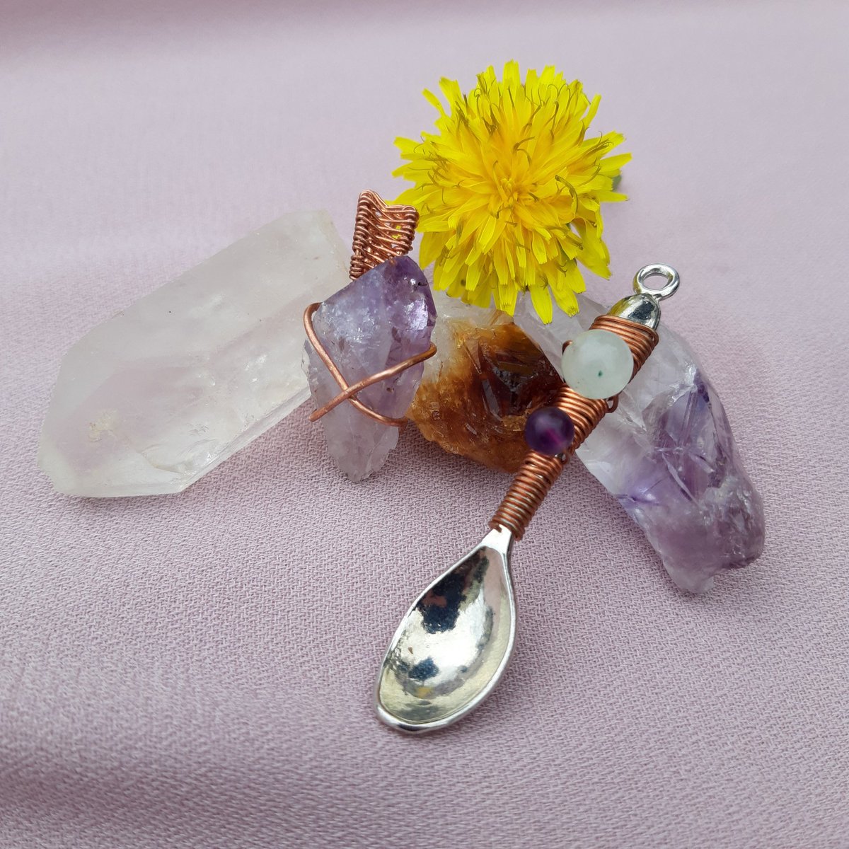 baihemothwraps's tweet photo. I'm pleased to announce my first ever ~giveaway~

the winner will receive 
💚 a mini Amethyst pendant 
💚 an Aventurine &amp; Amethyst giving spoon
💚 a piece of Clear Quartz, Citrine, and Amethyst

~rules~
rt, follow, and tag a friend to enter 😊
winner will be picked 5/23/20 https://t.co/tiSpsF0iL8