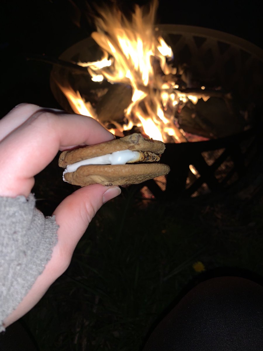 amber_gray95's tweet photo. Tate’s gluten free cookies with a roasted marshmallow! So much better than graham crackers!! #tatescookies #glutenfree https://t.co/qoG1kaADH5