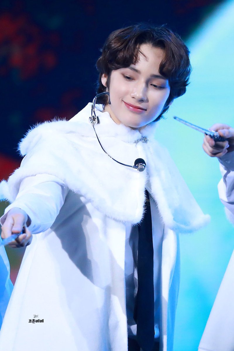 hyukanity's tweet photo. people who think it’s okay to play off hate comments as just twitter trolling  + attack huening kai’s visuals are ugly and have worms for brains. hyuka stays winning. https://t.co/PjB8yJj6eW