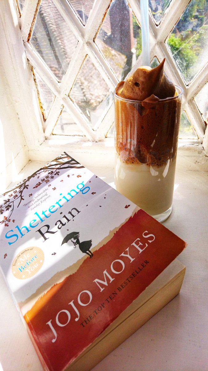zuzuspages's tweet photo. #Today I'm #reading π #shelteringrain by #jojomoyes
.
.
#autor #writer #fiction #books #reader #reading #readingtime #readingcommunity #readingtime #booksandcoffee
#comfortbooks #comfortreads #book #bibliophile #bookaddict #bookphotography #bookphoto https://t.co/th10onHwsE