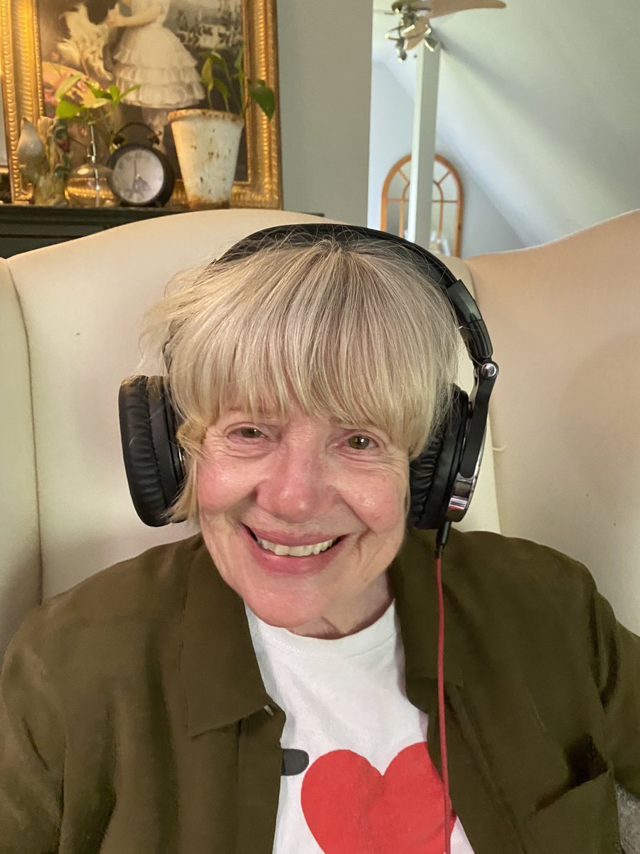 gonnagetcrazyc1's tweet photo. Carolyn rocking her headphones as we record episode 6! Look for it soon and also check out how one of her ear pads is facing outwards! https://t.co/hQG0Hy0vyp