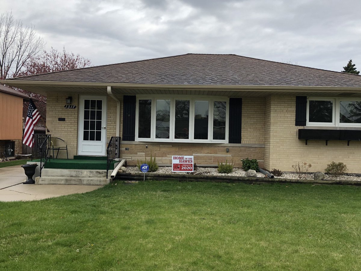 Fortunate to have the opportunity to spread a some cheer &amp; recognition to the resilient <a href="/Maine_South/">Maine South HS</a> Class of 2020! #MSHawkPride #207now