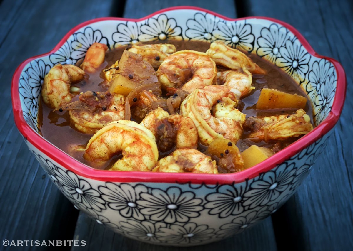 manishbhalla's tweet photo. Kerala style prawn curry with potatoes. A balance of spicy, tangy and sweet. Roasted coconut and kachampulli vinegar bring wonderful flavours that go brilliantly with some steamed rice. #AtisanBitesUK #KeralaFood #IndianCurry #CurryUk #PrawnCurry https://t.co/GboQfV2O80