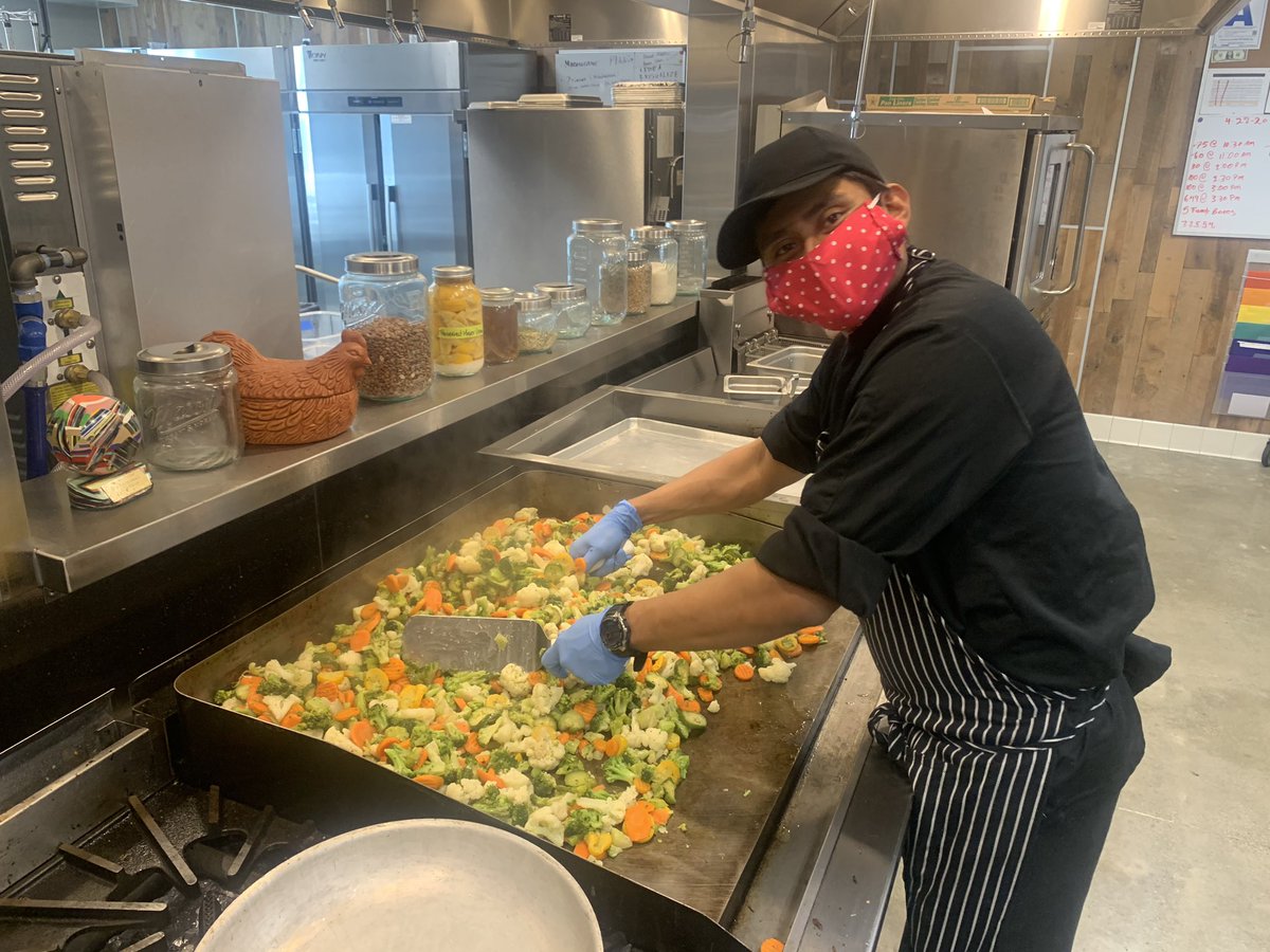 Duwaraorg's tweet photo. Oh but the veggies!!! β€οΈπ₯°ππ
#feedingeveryone #showeringeveryone #duwaraconsciousness #sandiego #carlsbad #encinitas #lajolla #oceanside #lemongrove #sandiegohomelessness #elcajon #imperialbeach #pacificbeach #oceanbeach #clairemont #nationalcity #chulavista #sanmarcos https://t.co/cuMBLpzxOX