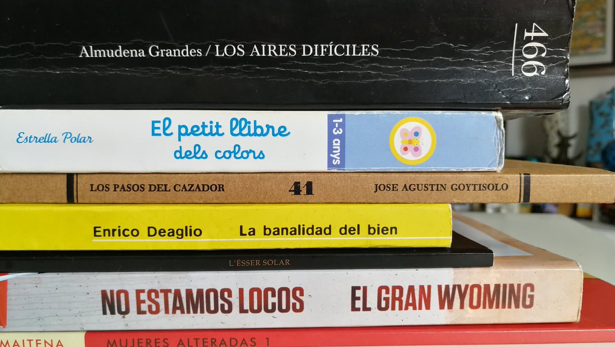 crisgutval's tweet photo. Me encanta esta propuesta. Ahí van los míos! #PoemasRobados #FemBAM #PrimaveradeLlibres #SantJordiACasa 🐲🌹📖 https://t.co/wpm3tgULpL