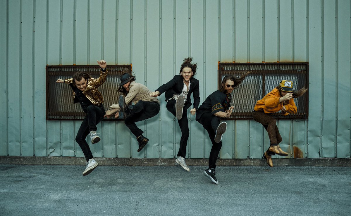 songpickr's tweet photo. Single of the day: @thetexasgents are back with „Ain‘t nothing new“, a Classic 70s Rock track off their forthcoming second album „Floor it!“ which will be out June 10th on New West Records.

Spotify: https://t.co/IWEptKVUSi 
Apple Music: https://t.co/sGNRwRZgiU https://t.co/8lOUQpRE9f