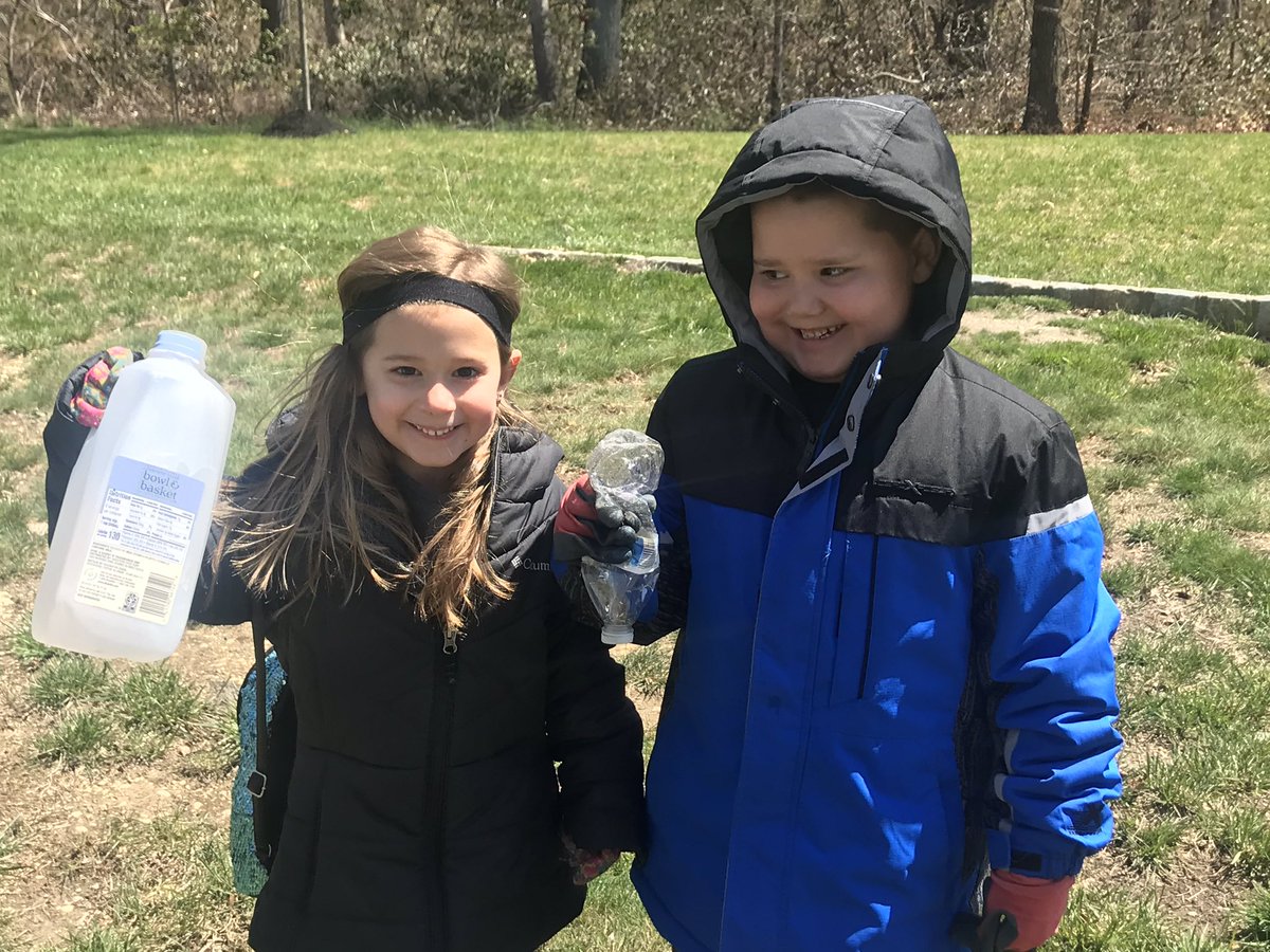 MrsAustinWH's tweet photo. The Austin’s put on our gloves and went around the neighborhood to collect trash that has blow around on this very windy day!! #EarthDay2020 #WildAboutWhitman @HerrAndersonWT https://t.co/7VV3EP3nsL