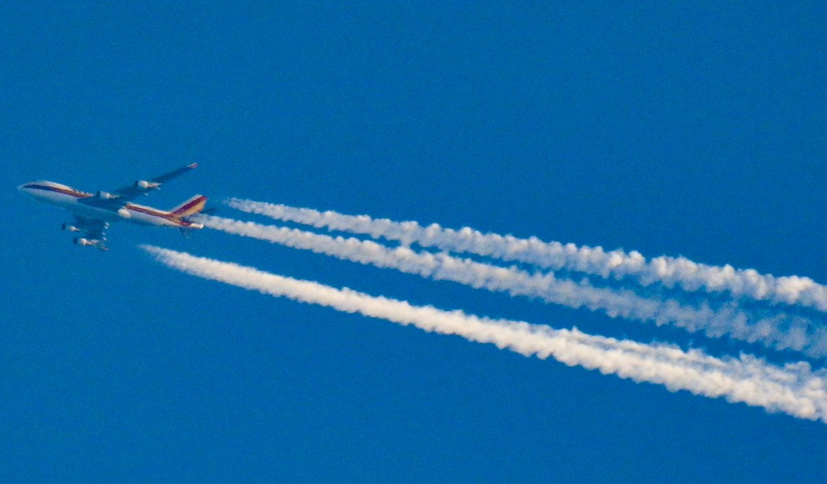 aviationathan's tweet photo. This former @KoreanAir_KE HL7462 and now @KalittaAir #N710CK #Boeing747 Freighter / Cargo #Aircraft from #Cincinnati, #Ohio, #USA over #UK skies earlier on the way to #Leipzig, #Germany. 22nd April 2020 ✈️📨📦📨📦
#AvGeek #AvGeeks #Boeing #747fans #potn #KoreanAir #planespotting https://t.co/fgwx7t8RCU