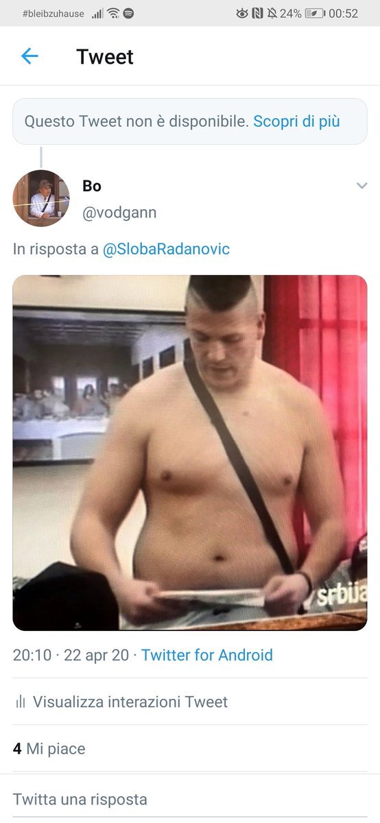 vodgann's tweet photo. @pejovic_ @VesneRivasTatoo Bukvalno je obrisao tvit #balvan https://t.co/dsh2lVCvNa