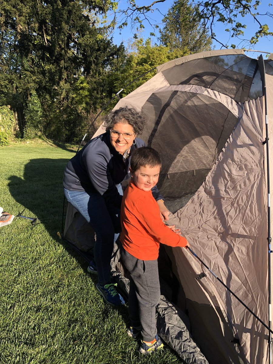 mfsfox's tweet image. Happy Earth Day from Head of School Julia de la Torre and family!