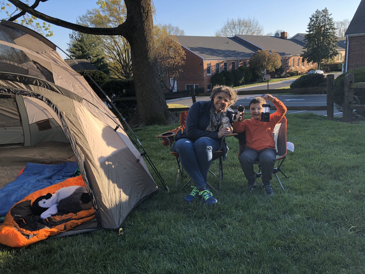 mfsfox's tweet image. Happy Earth Day from Head of School Julia de la Torre and family!