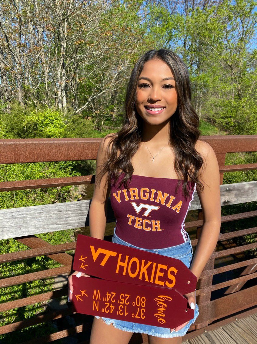NolanHarrison74's tweet photo. Decision made! Congratulations to my youngest @sydnee_harrison on her decision to attend @virginia_tech to study biology! We are so very proud of you! 💯❤️❤️❤️❤️❤️❤️❤️ #VirginiaTech 🦃 https://t.co/wF1F5SeDa2