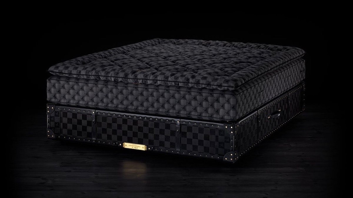 Complex's tweet photo. 💸Drake’s mattress costs $395,000💸

We spoke to the owner of Hästens Los Angeles about what makes the Grand Vividus so special: https://t.co/06gnLoDosI https://t.co/ZKvTOqmZQg