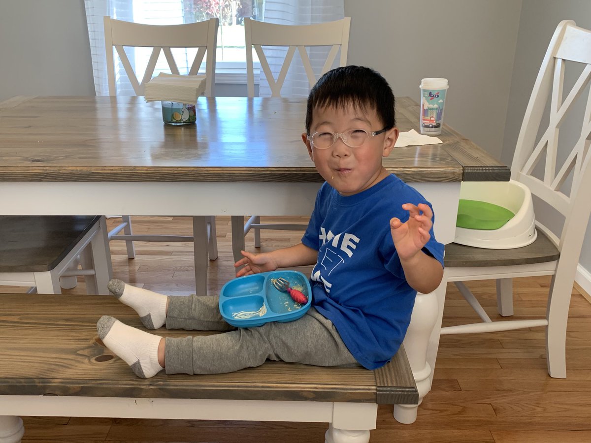 ElizKelly514's tweet photo. He may be small, but I promise he could out eat your teenage boy! Common scene at our house as everyone else has their place cleared off and is having dessert while he eats and eats and eats. 😊
#humandisposal #we❤️toeat https://t.co/8jkLrl5biq