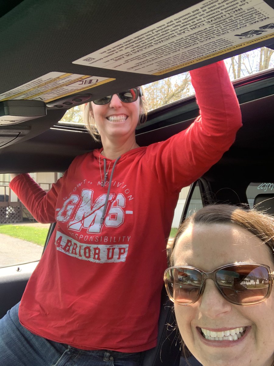 gmsashlieadkins's tweet photo. I miss my students. Today simultaneously helped and hurt my heart. Everyone wins when we show up for each other. #warriorup @gmswarrior @GoshenLocal https://t.co/k1UndV5qrr