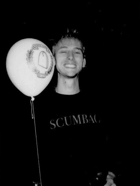 diablosbabygirl's tweet photo. I just love this human so fucking much #mgksdirtythirty #HAPPY30THBDAYMGK https://t.co/CXNQg1WKpa