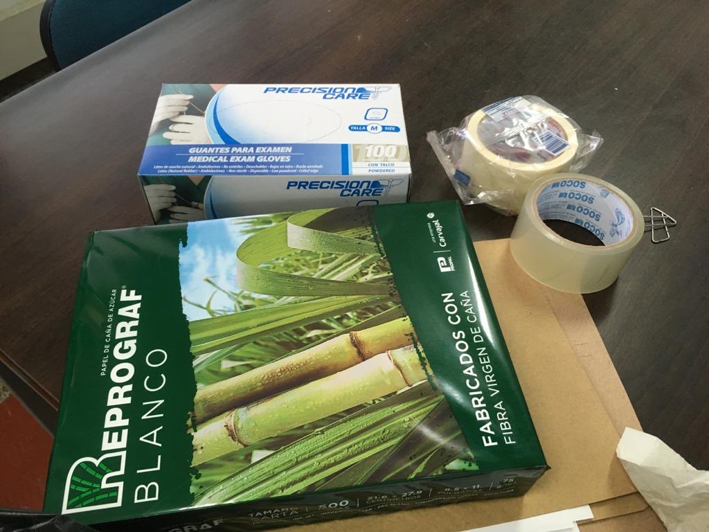 Salwabdallah's tweet image. Mis tíos encontraron la manera de mantener ocupados a mis primitos. 😂