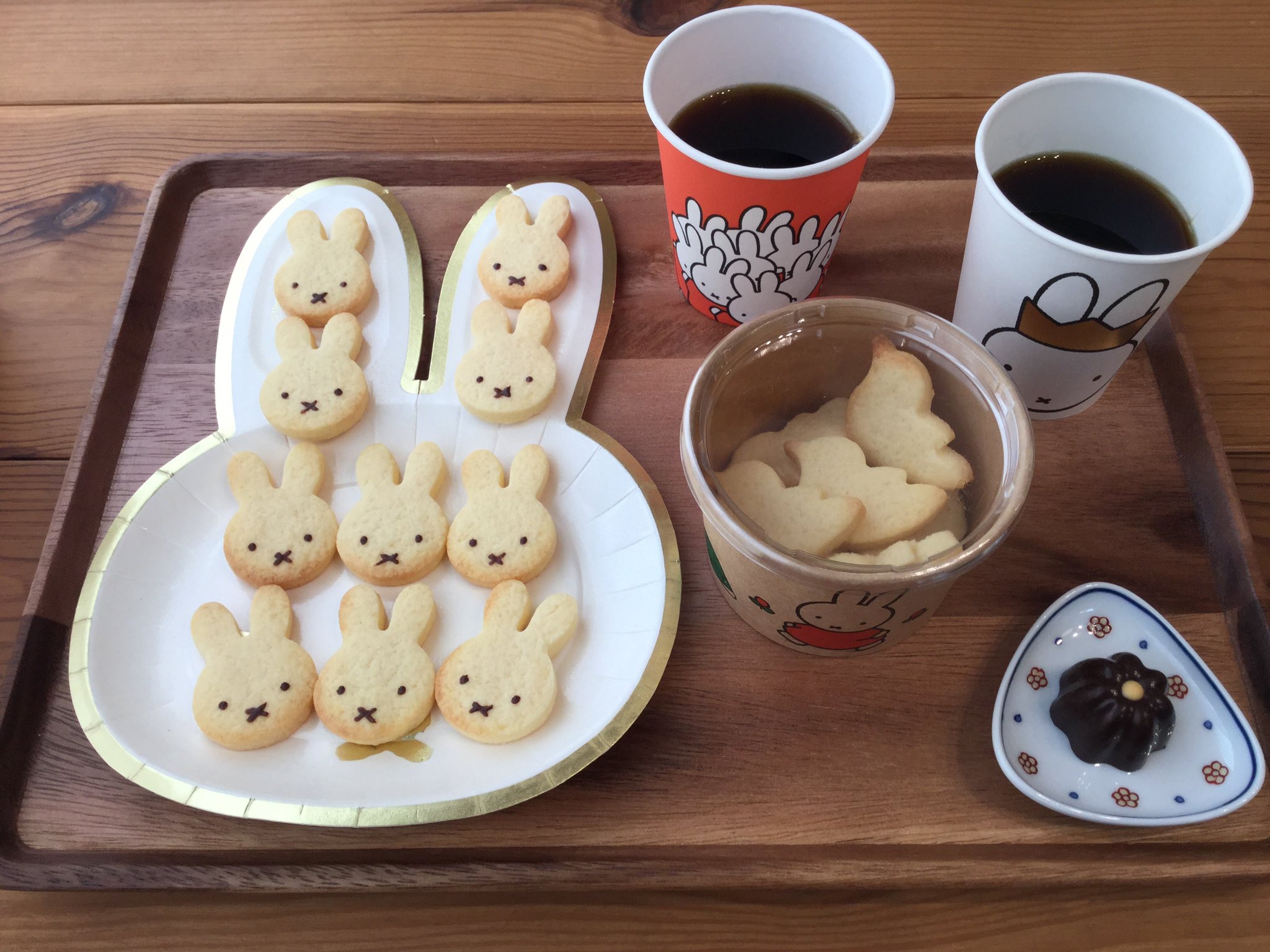 もも M0m0m023 ダイソーのミッフィーコラボ商品見つけて嬉しかったから ダイソーのクッキー型使ってミッフィーのクッキー作ってみた