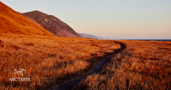 STRUBactivewear's tweet photo. Today’s the day to celebrate and reflect on the Earth we live on. Take care of yourself. Go for a walk outside if you can. Plan your next hike. Connect with family. Clean your house. Stretch. Take stock of what you have. Find a moment of peace. #earthday https://t.co/rcldXFIG0Q https://t.co/cn412pymwU