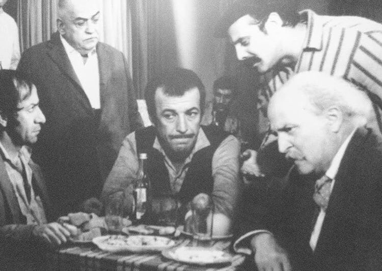 Dostu olmalı insanın, gönülden dostu.