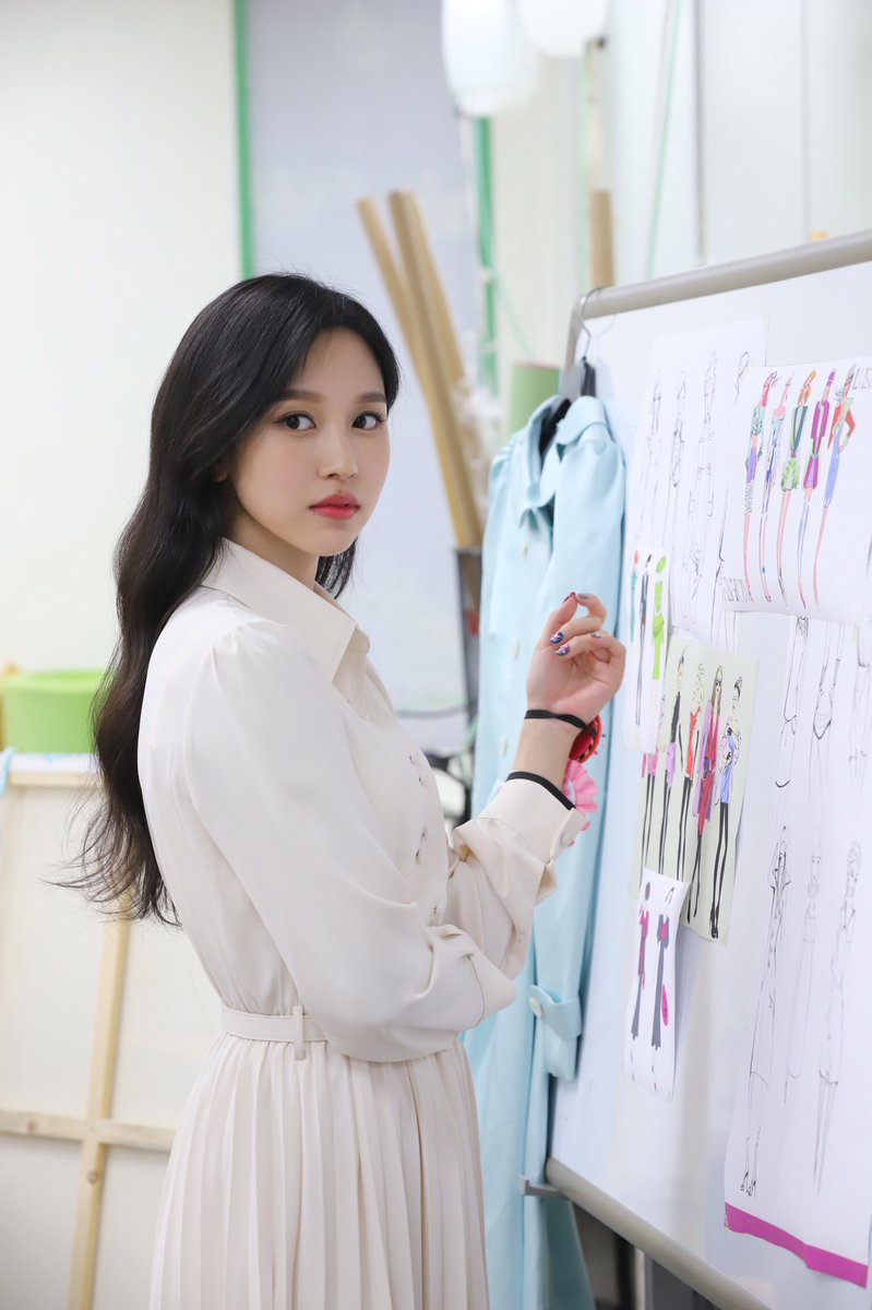 new_rusi's tweet photo. 私的前髪が無い綺麗な女性TOP4です、やっぱり前髪がある女の子も大好きだけれども！前髪無い女の子から溢れる上品なオーラが大好きで憧れる…私もいつもいつも伸ばそうと頑張るけど心が折れて毎回切ってしまうから…この時期頑張って前髪伸ばし… https://t.co/0WRO1M45Lr