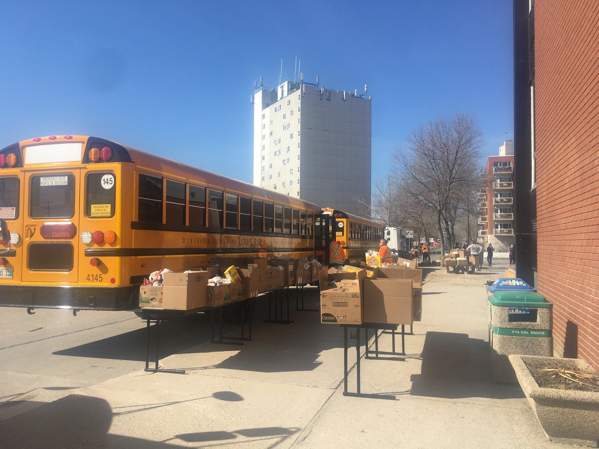 cm58duggan's tweet photo. ⁦@dciLRSD⁩ serving our community - hampers going out to 300 families https://t.co/Io9pvVyDF6