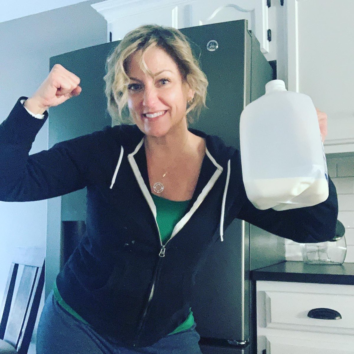 RockFitnessNY's tweet photo. Need to get your pump on at home but donโt have any handweights? Grab your gallon of milk! DYK that a gallon of milk weighs 8lbs.? Milk really does do a body good! ๐ฅ๐ ๐ช๐ป #RockYourFitness #FitnessMotivation #DIYWorkout #milk https://t.co/zZfYXvufoU