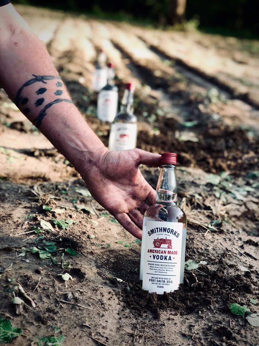 blakeshelton's tweet photo. My @smithworksvodka is coming along nicely! I think I’ll wait till these guys are a gallon before I pick them. Happy #EarthDay everybody https://t.co/fkDVwSt7yv